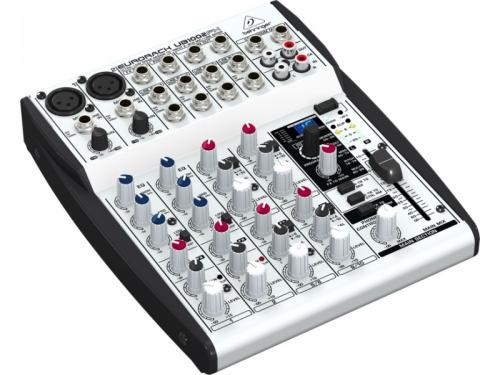 Mixážní pult UB 1002